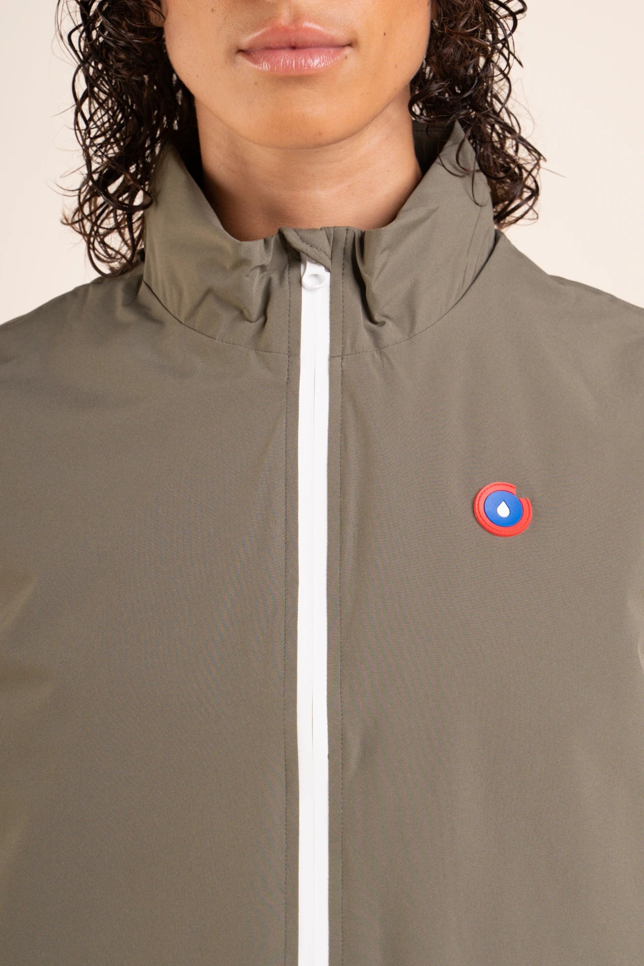 Opera - Waterproof sleeveless down jacket with pocket - Flotte #couleur_kaki