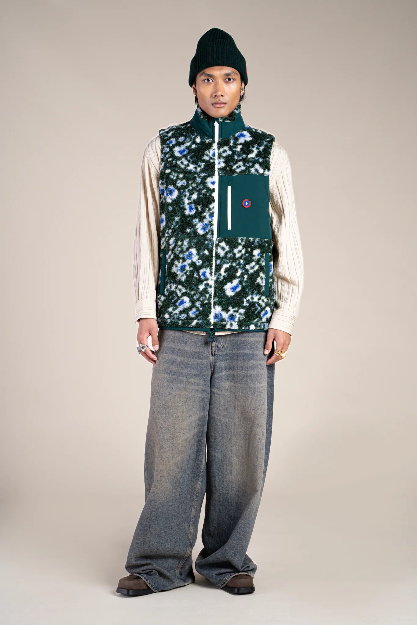 Sleeveless Fleece Jacket in Geranium/Fir 