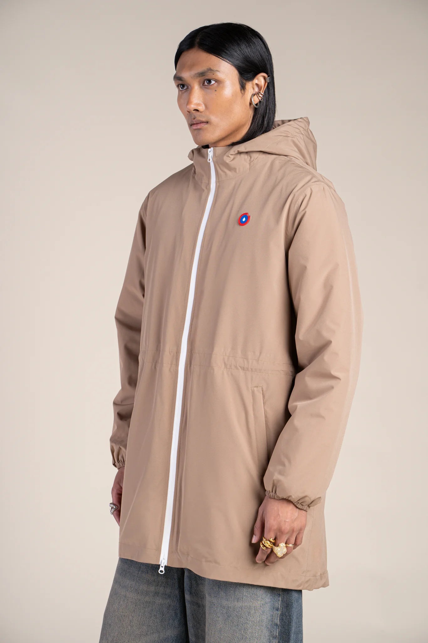 Long waterproof jacket with beige lining #couleur_sahara