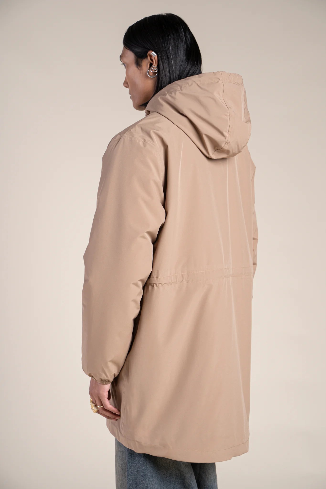 Long waterproof jacket with beige lining #couleur_sahara