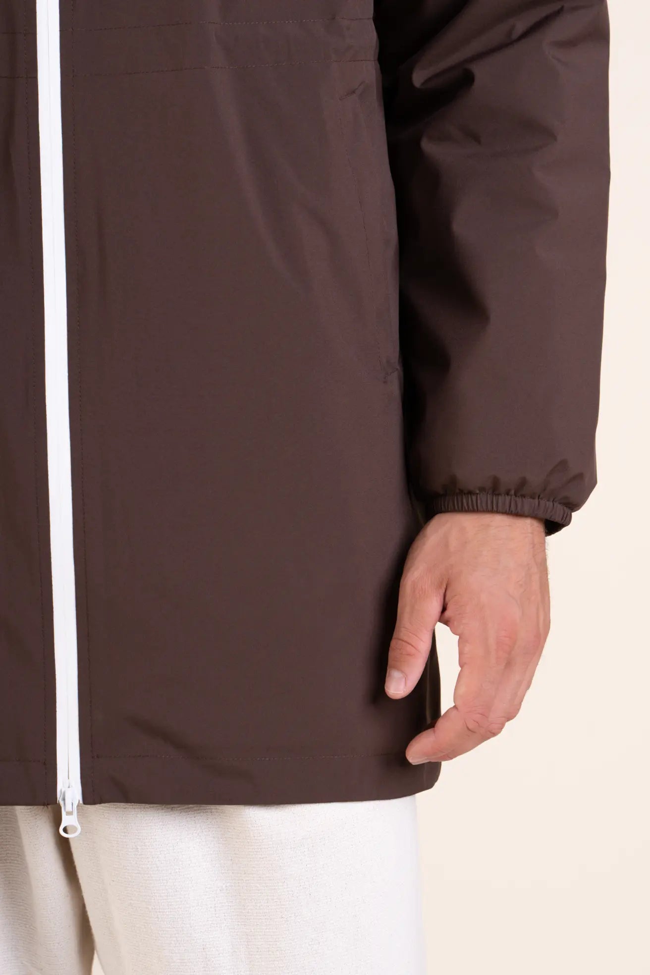 Long waterproof jacket with beige lining #couleur_chocolat