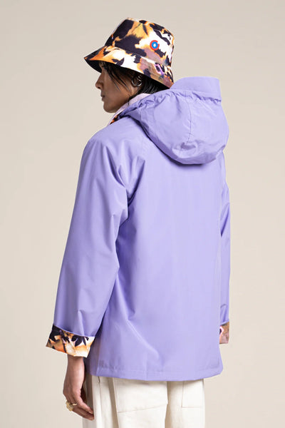 Archives - Raincoat inspired by hunting jackets with contrasting iris print collar and sleeves - Flotte couleur parme #couleur_parme