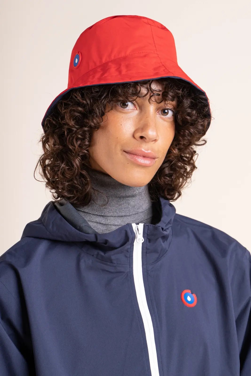 Le Bucket hat Reversible - Bucket hat Waterproof - Flotte #couleur_indigo-rouge