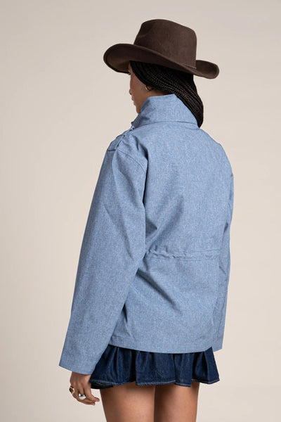 Flandres - Waterproof multi-pocket safari jacket with drawstring waist - blue jean print #couleur_blue-jean