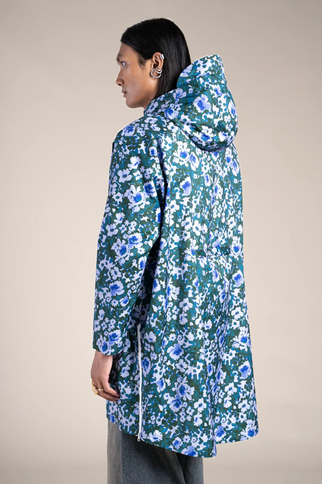 Liberté - Rain cape - Baggable windbreaker jacket - Flotte #couleur_geranium