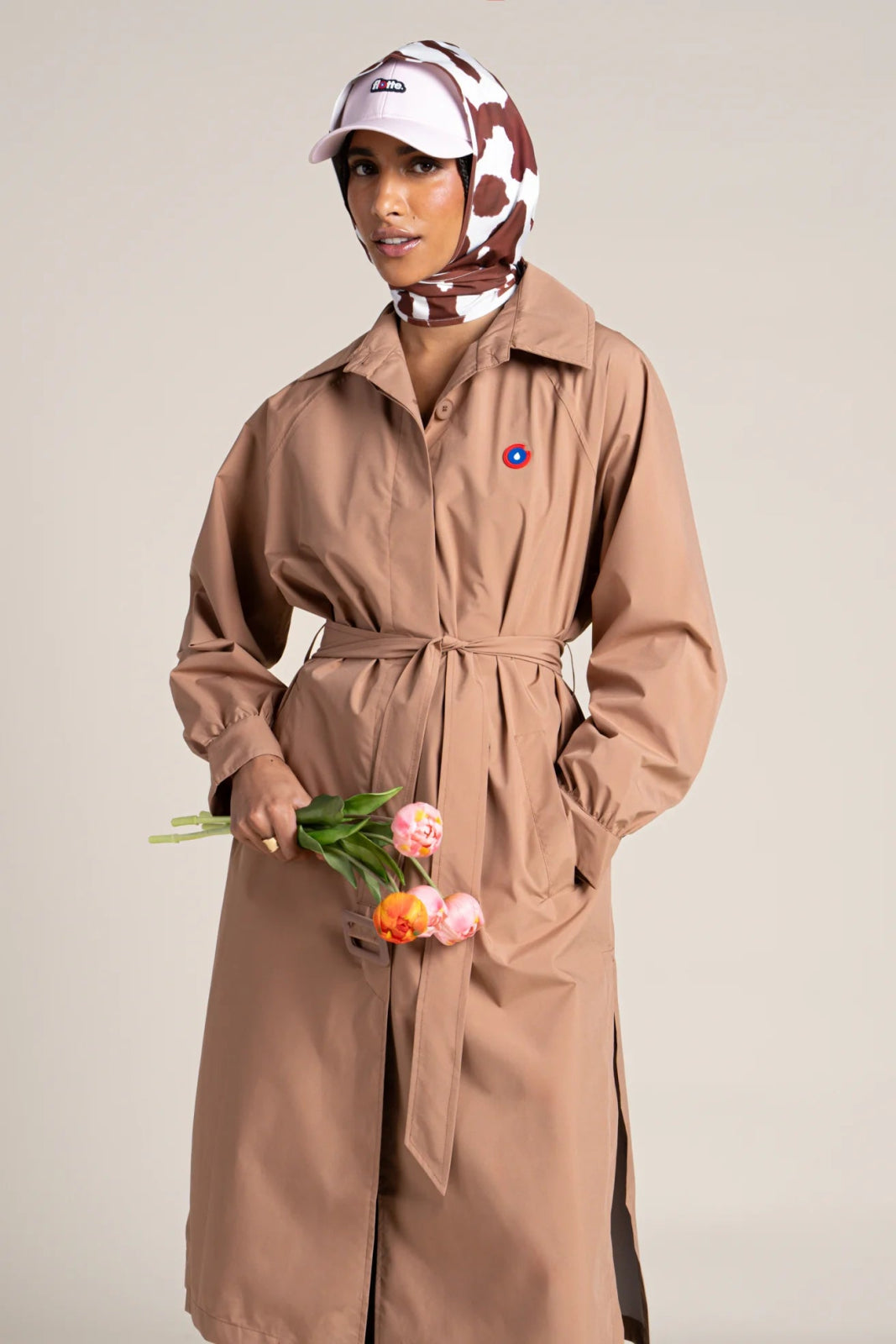 Madeleine - Long waterproof trenchcoat with belt - Flotte couleur cannelle #couleur_cannelle