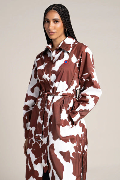 Madeleine - Waterproof long trenchcoat with belt - Cow print color Flotte #couleur_cow