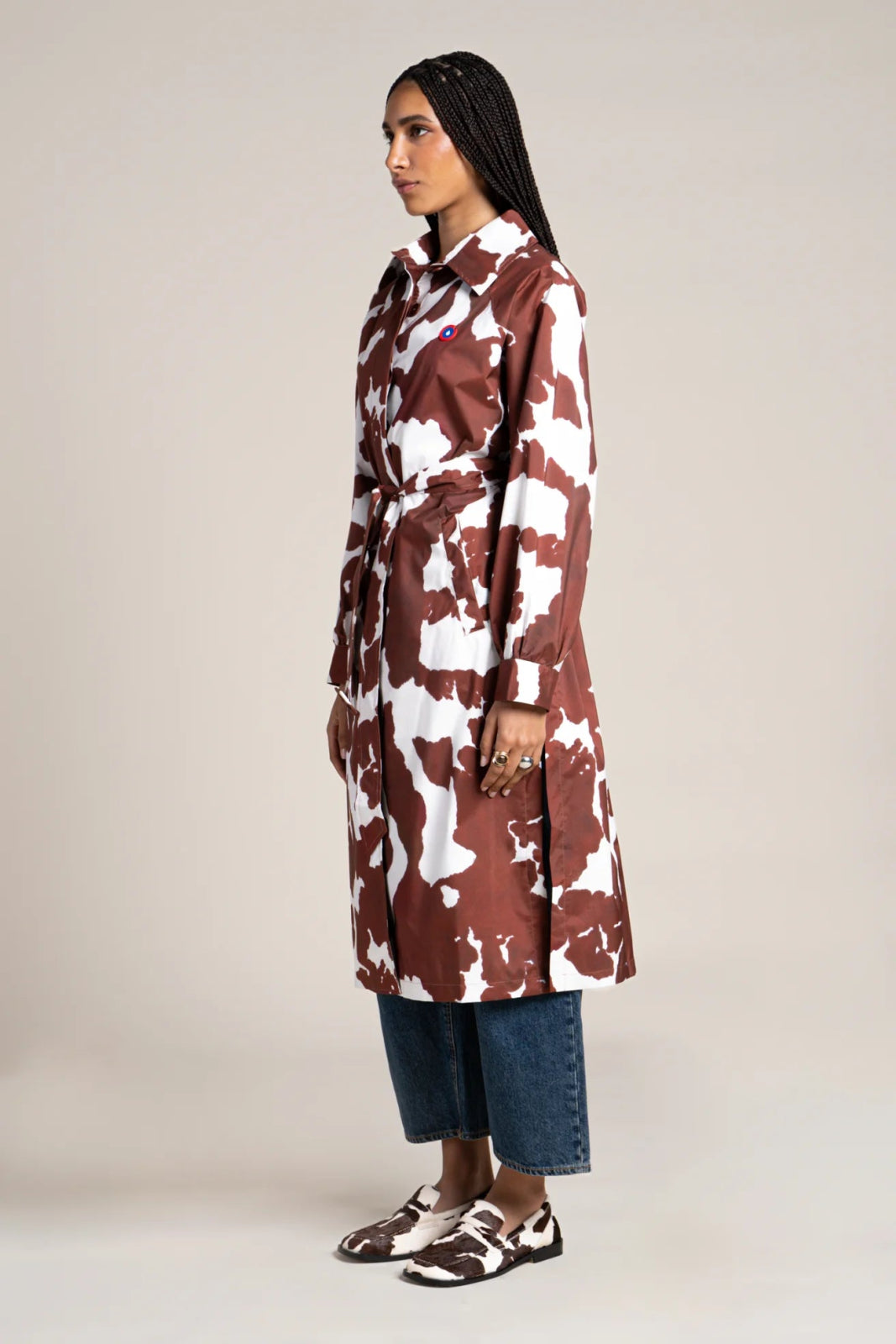 Madeleine - Waterproof long trenchcoat with belt - Cow print color Flotte #couleur_cow