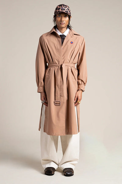 Madeleine - Long waterproof trenchcoat with belt - Flotte couleur cannelle #couleur_cannelle