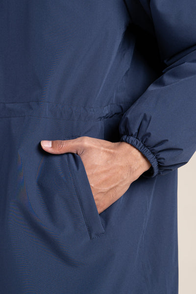 Long waterproof jacket with navy blue indigo lining #couleur_indigo