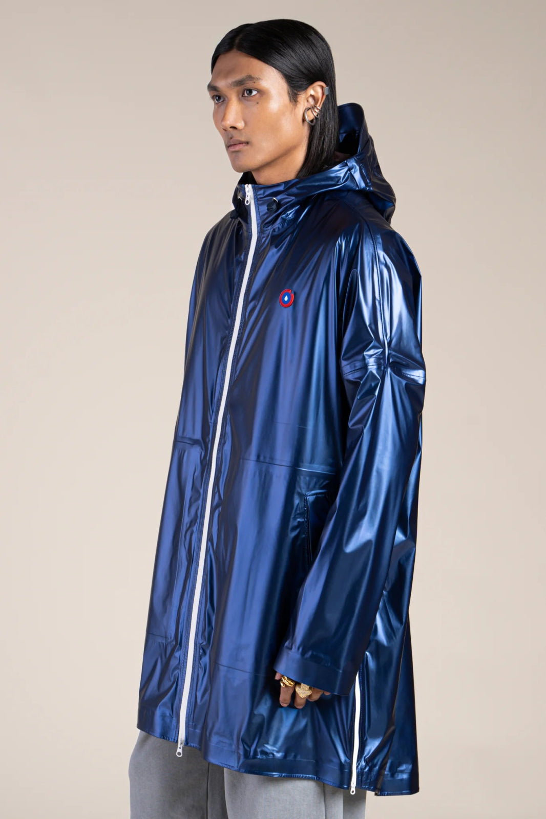 Metallic rain cape #couleur_indigo