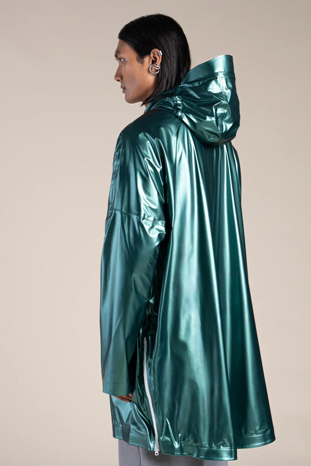 Metal rain cape #couleur_sapin