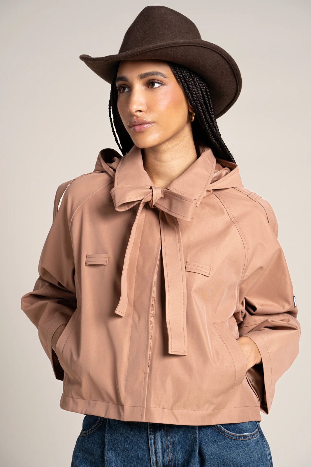 Tuileries - waterproof short trenchcoat - Flotte couleur cannelle #couleur_cannelle