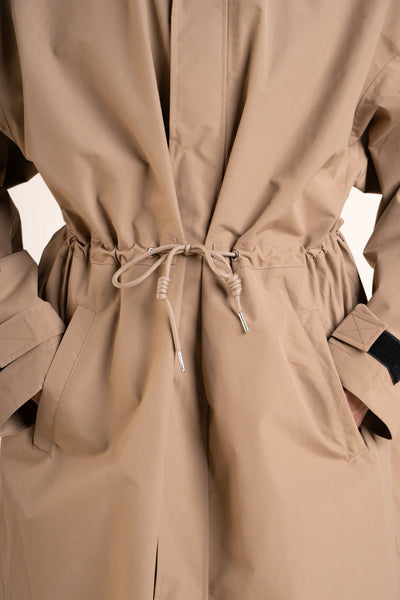 Caumartin - Long oversize waterproof jacket - Flotte #couleur_sahara