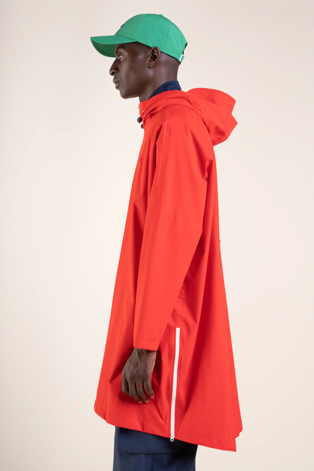 Liberté - Rain cape - Baggable windbreaker jacket - Flotte #couleur_rouge