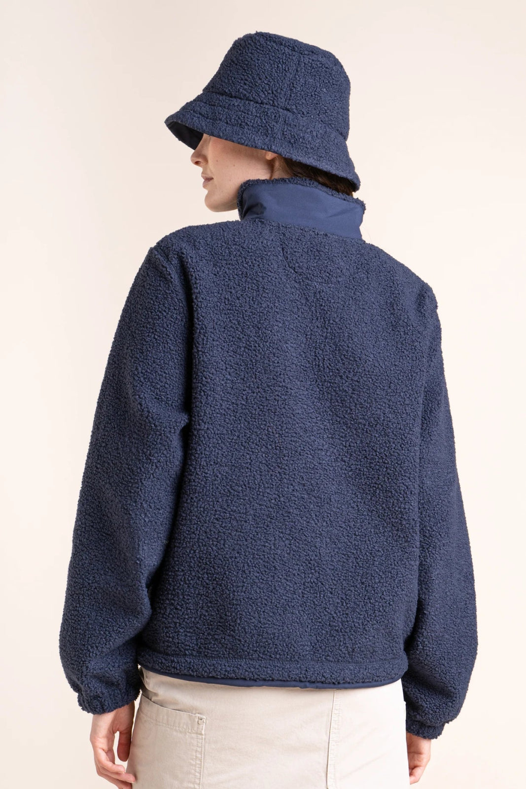 Navy blue fleece jacket #couleur_indigo