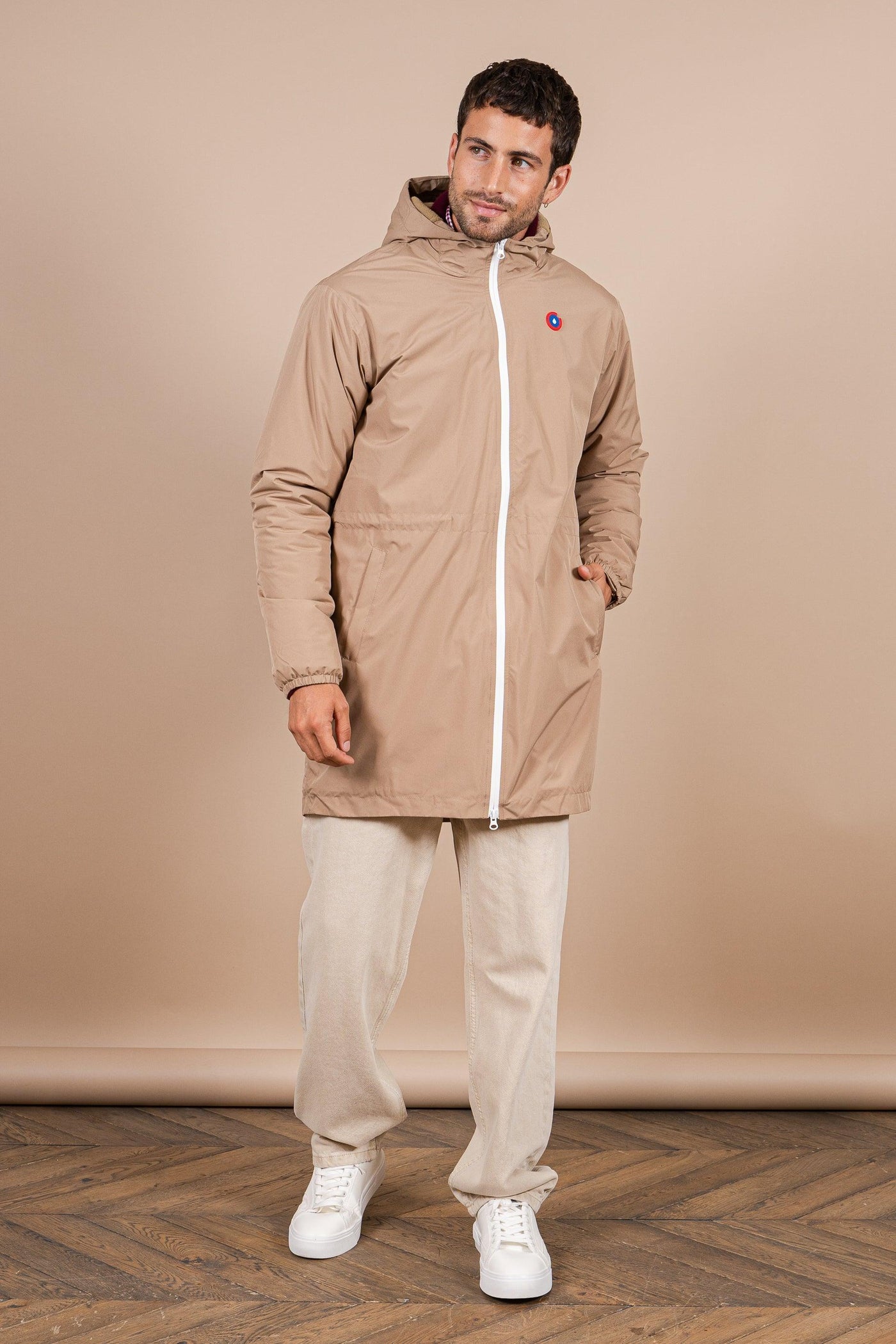 Long waterproof jacket with beige lining #couleur_sahara